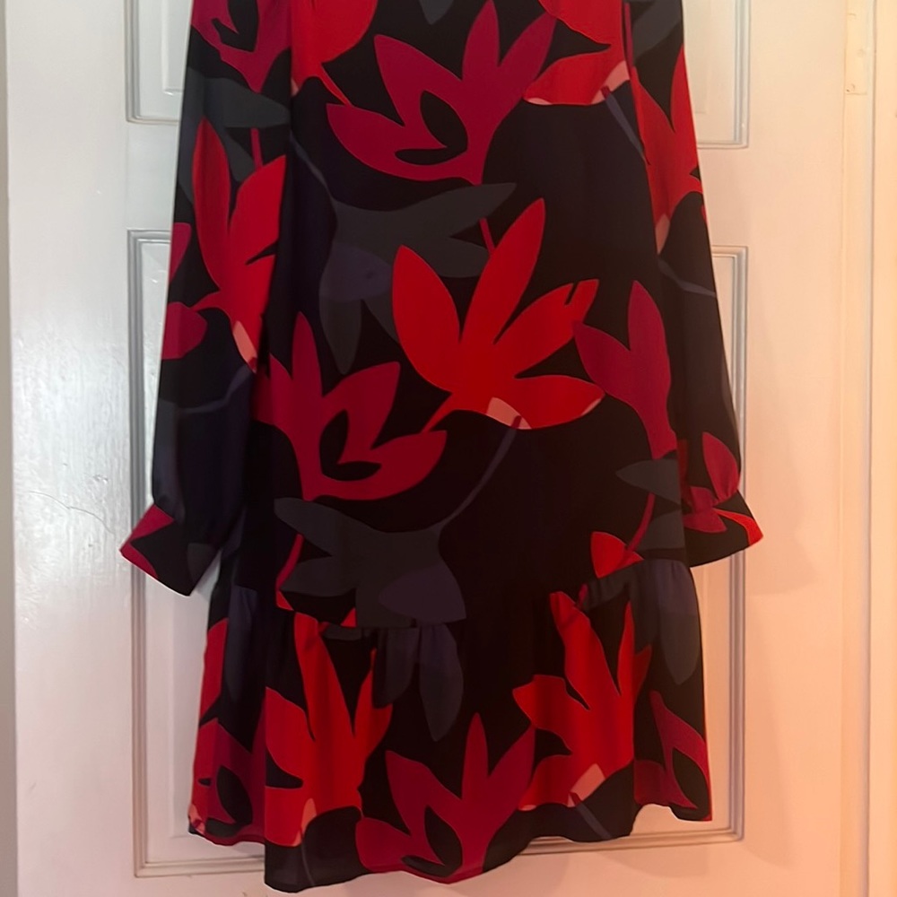 Beautiful Loft long-sleeve floral dress with ruffle bottom